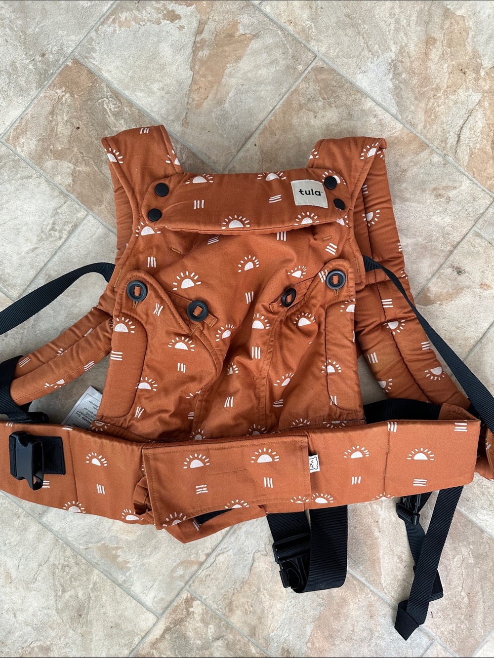Tula Kids Carrier - Rust with White Sun Pattern